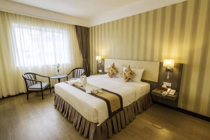 Paradise Hotel Phnom Penh Dış mekan fotoğraf